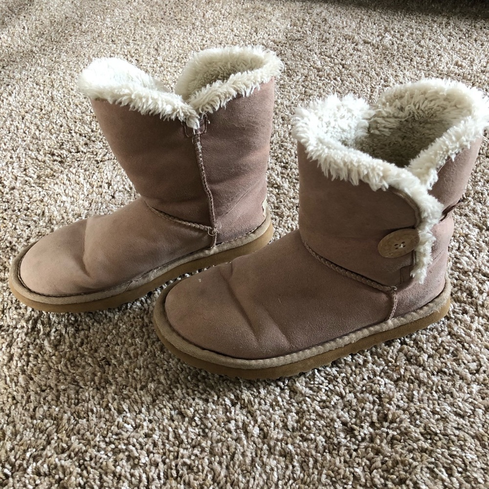Women’s UGG boots. Size 6